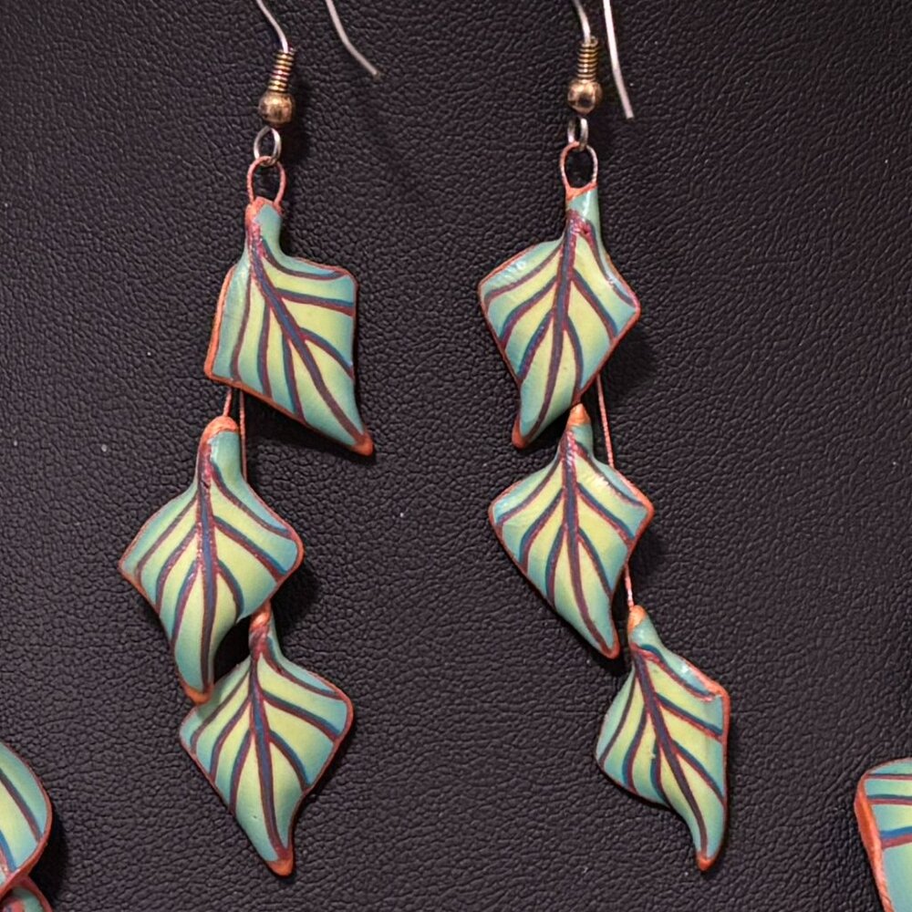 Unique FIMO leaf necklace with matching earrings, toggle clasp - Picture 4 of 4